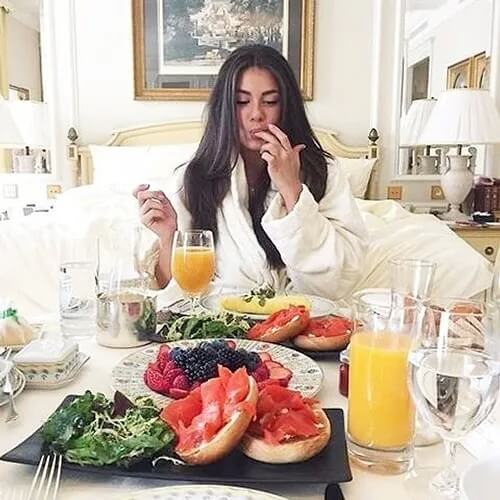 breakfast girl